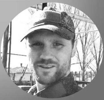 Максим Карелин