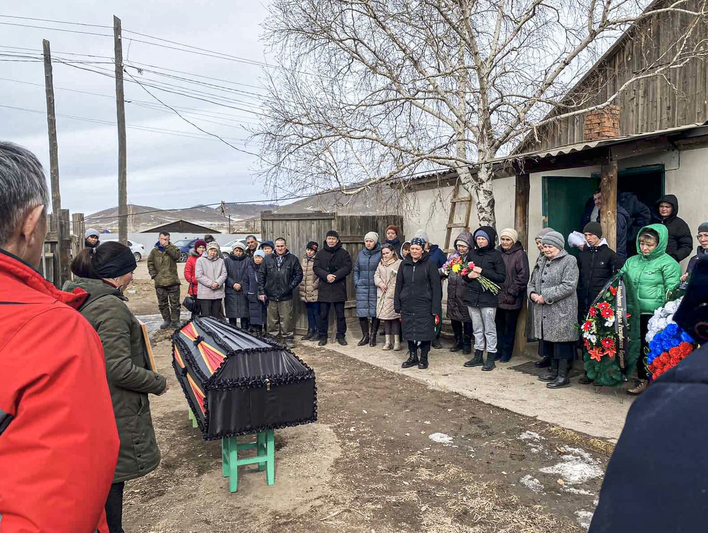 Похороны сироте-добровольцу устраивала его адвокат, больше хоронить было  некому